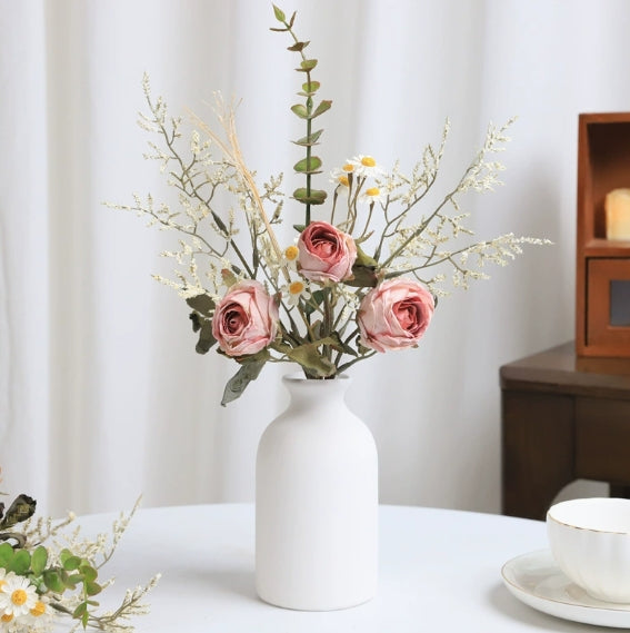Rose and Daisy Bouquet, Artificial Dried Flower Bouquet, Suitable for Living Room, Dining Room, and Tea Room