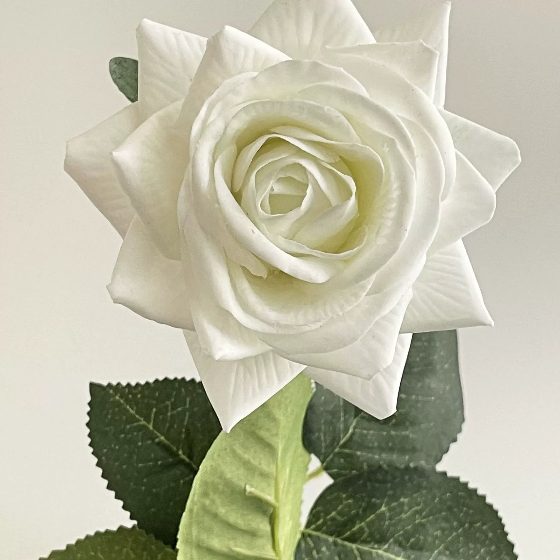 Artificial Rose Bouquet – Realistic "Real-Touch" Feel – Home Decor & Floral Arrangement